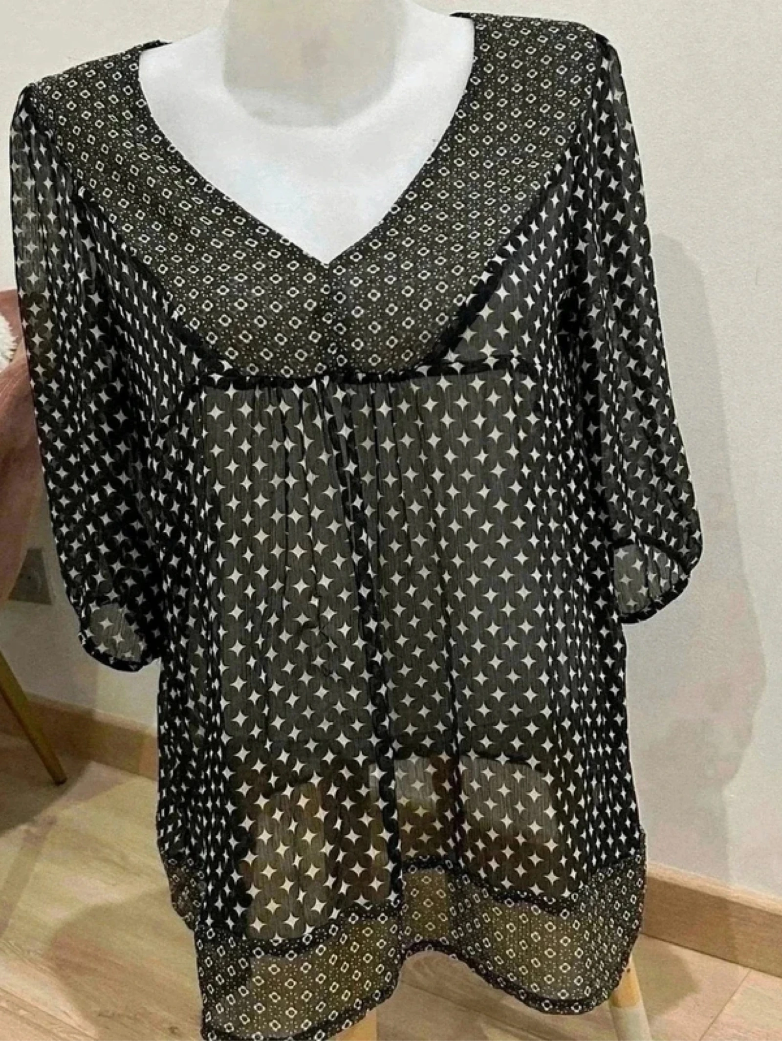 🖤 Blouse fluide Grains de Malice – Taille 44 – Motifs graphiques 🖤